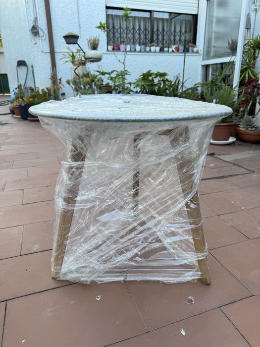 Conjunto de 2 Mesas de Apoio JYSK (Vidro / Carvalho Maciço)