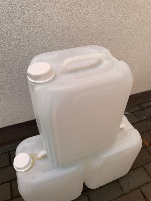 Каністри пластикові - 22 л.