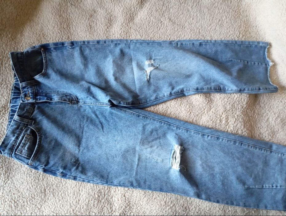 Прямі джинси S з потертостями