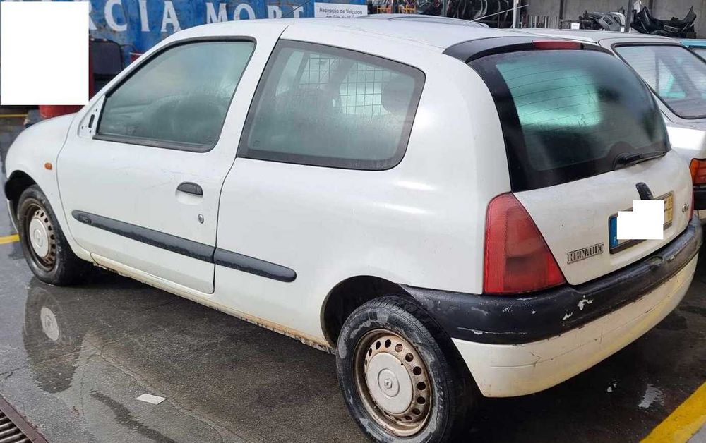Para peças Renault Clio II 1.9D ano 1999