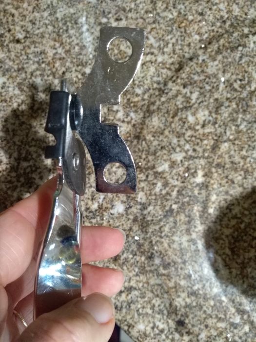 Corta  queijo novo /Abre-latas