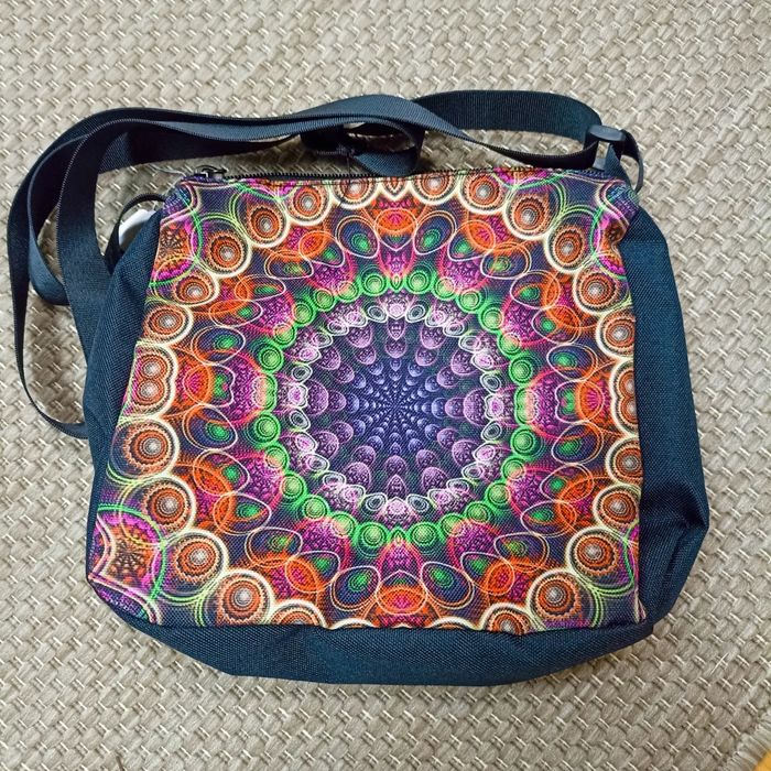 Malas pequenas com alça ajustável. Novas.