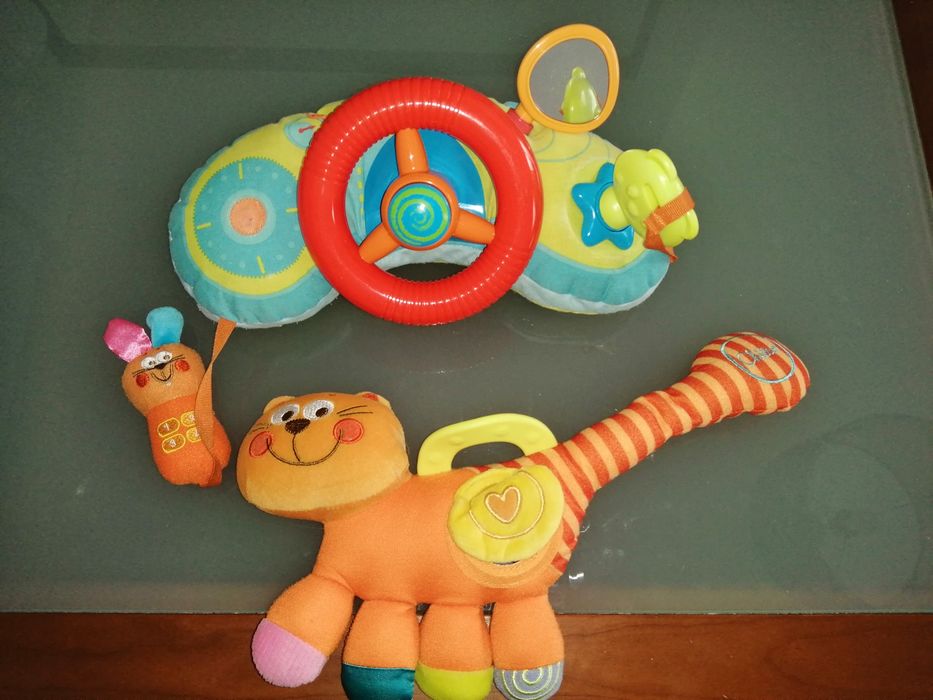 Brinquedos interativos e almofadados 	Chicco*