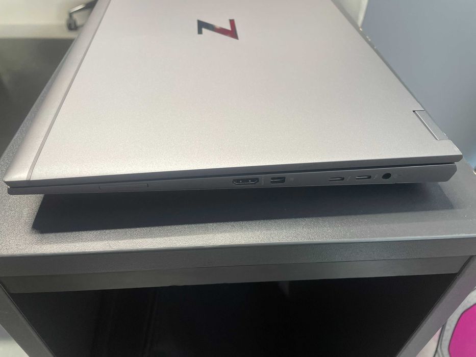 HP ZBook Fury 15 G7 (i7-10850H\32Gb-DDR4\512Gb-SSD\Quadro T2000(4Gb)