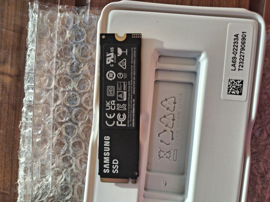 SSD накопичувач Samsung 990 PRO 1ТБ PCIe 4.0 NVMe M.2