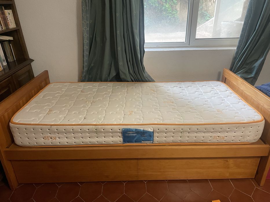 Cama solteiro com gaveta