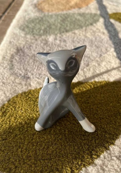 Siedzacy kot Cmielow Projekt Zofia Zdana Kosicka 1951