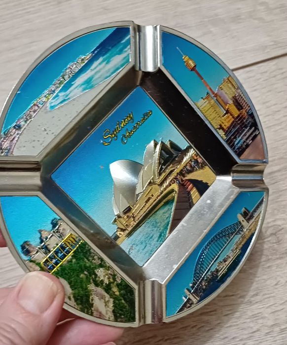 Металлическая пепельница с изображениями достопримечательностей Сиднея