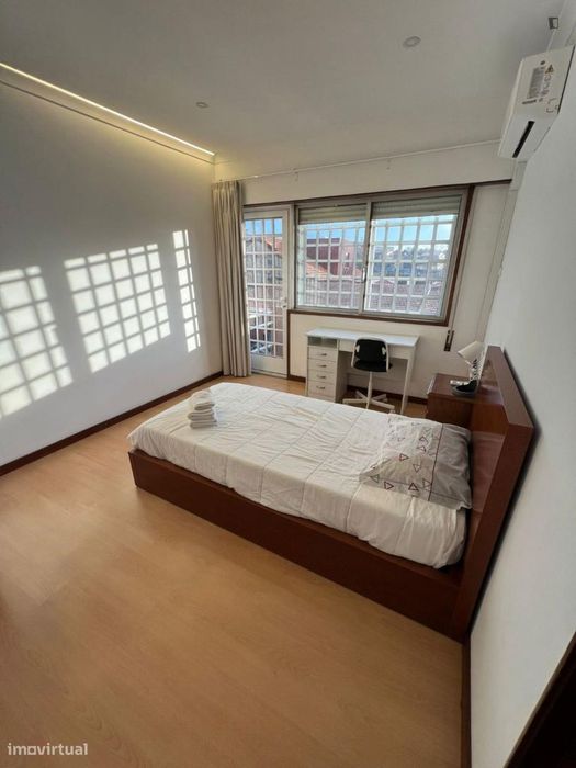 Quarto - localizado em Paranhos Porto