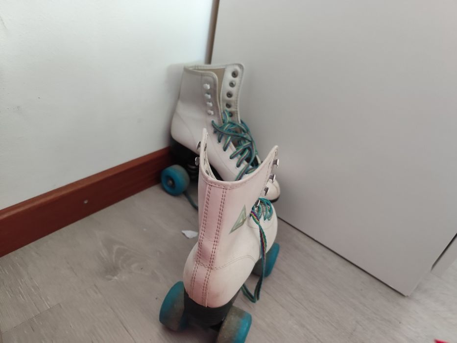Vendo patins de criança