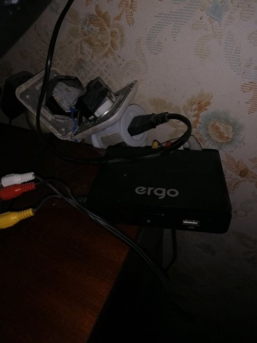 Телевізор, приставка Т2 Ergo, антенна