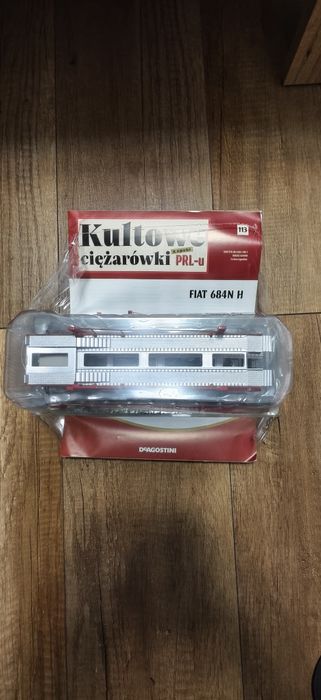 Fiat 684N H laweta 1:43 Kultowe ciężarówki PRLu