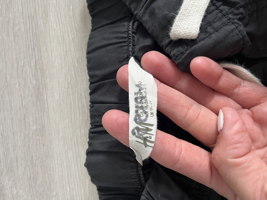 H&M krótkie spodenki 92 (1½-2Y) czarne