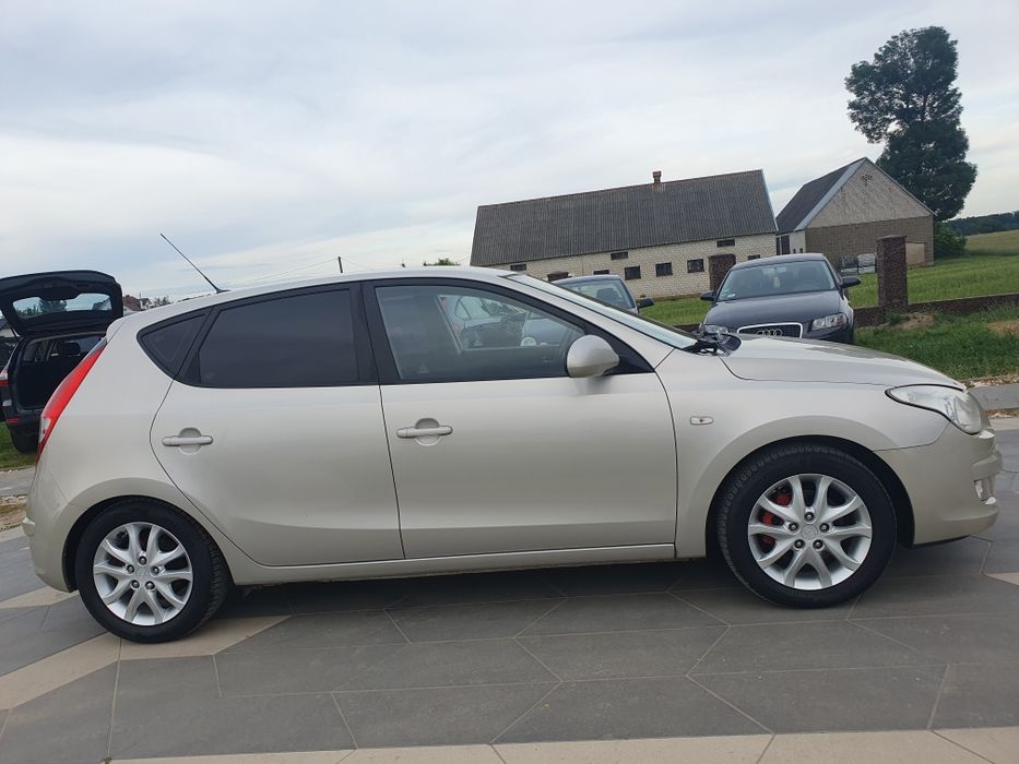 * * HYUNDAI I30 * * 2007r * *  1.4 Benzyna + LPG * *  Sprowadzony Zarejestrowany * *