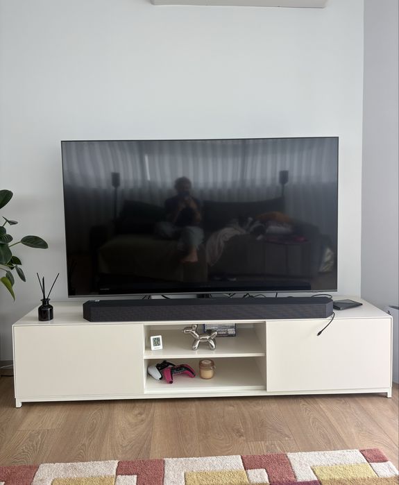 Móvel de TV SKLUM, 180 cm.