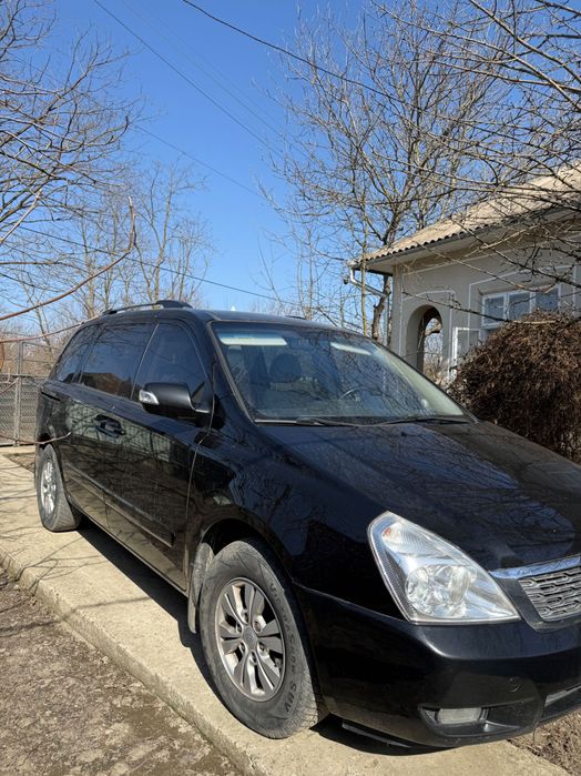 Продаж авто Kia Carnival 2011