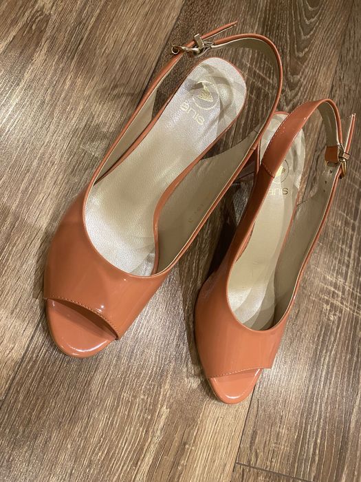 Sandały skórzane łososiowe r. 38 stan idealny