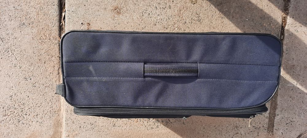 Валіза, чемодан 63×41×25см. несправний.