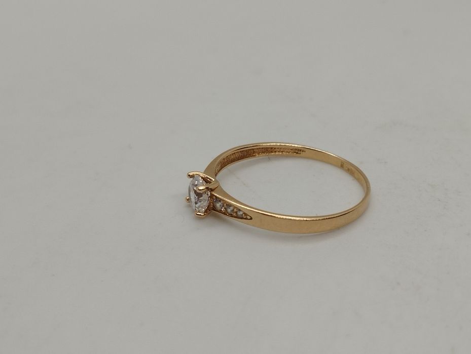 Золотое колечко 0.99 грамма 17.7 размер