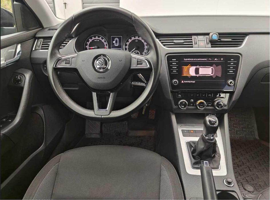 Wynajem aut Skoda Octavia Kombi Wypożyczalnia aut Automat