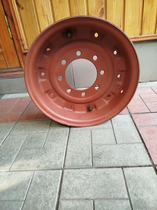 Диски на 8 шпилек на тракторный прицеп 2ПТС4