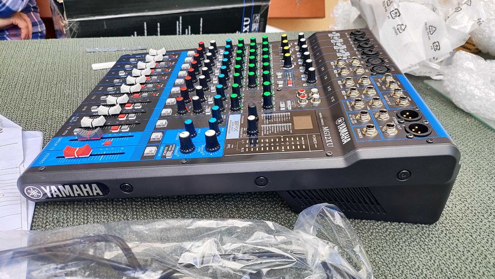 Yamaha MG12XU mikser analogowy USB efekty SPX D-PRE