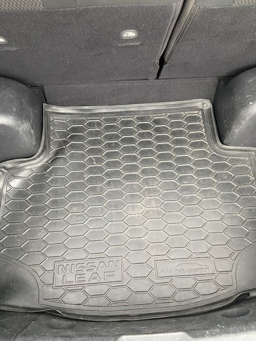 Продам Nissan Leaf 2014