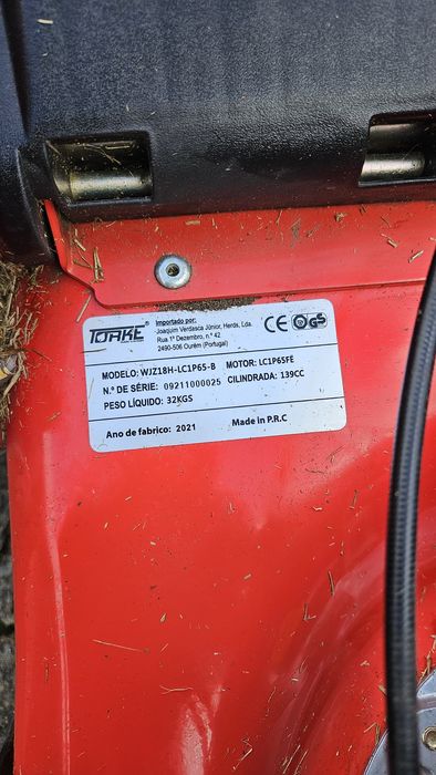 Corta relva profissional com traçao a gasolina