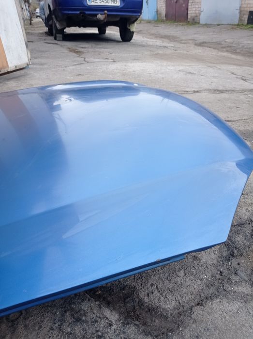 Продам бу капот на гольф -5 2005 рік.
