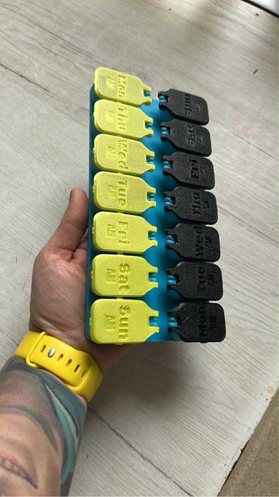 Etui na leki dzien/noc