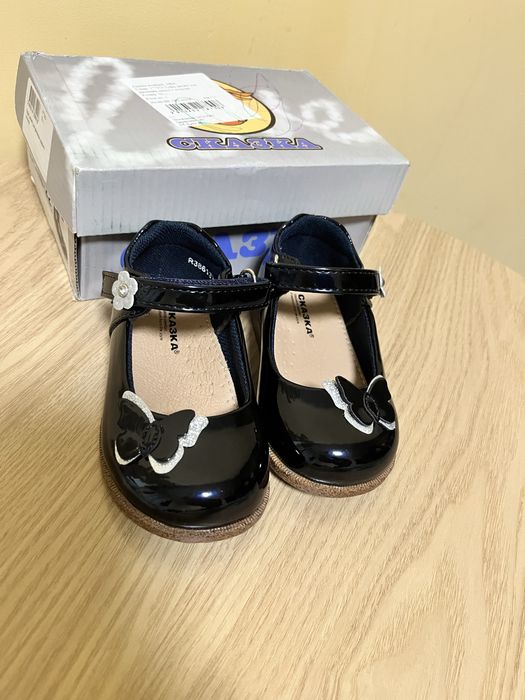 Туфлі для дівчинки 22 р 13,5см устілка