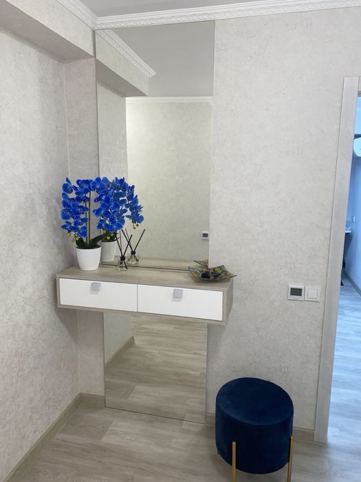 Підвісна тумба з ящиками