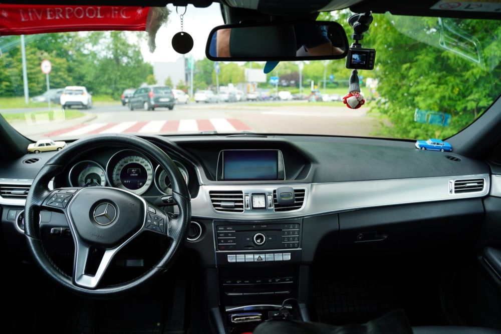 Mercedes-Benz E 220 BlueTEC 9G-TRONIC Edition