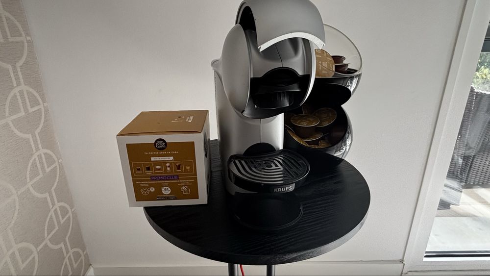 Maquina Café + Suporte de Capsulas + Capsulas