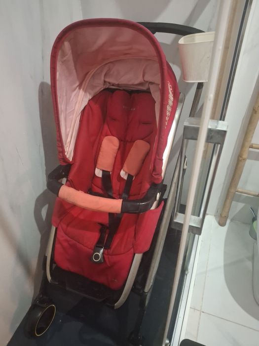 Cadeirinha bebé como nova