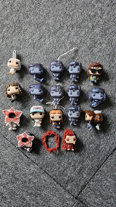 Figurki Stranger Things  Kinder Joy