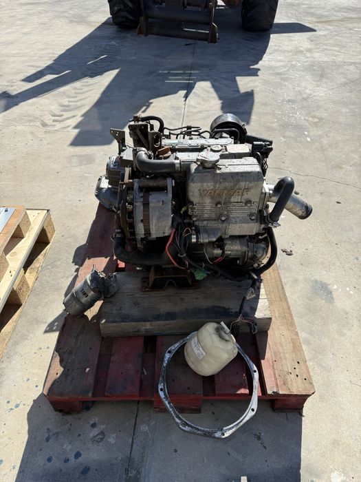 Motor Yanmar 3YM30 com saildrive SD25