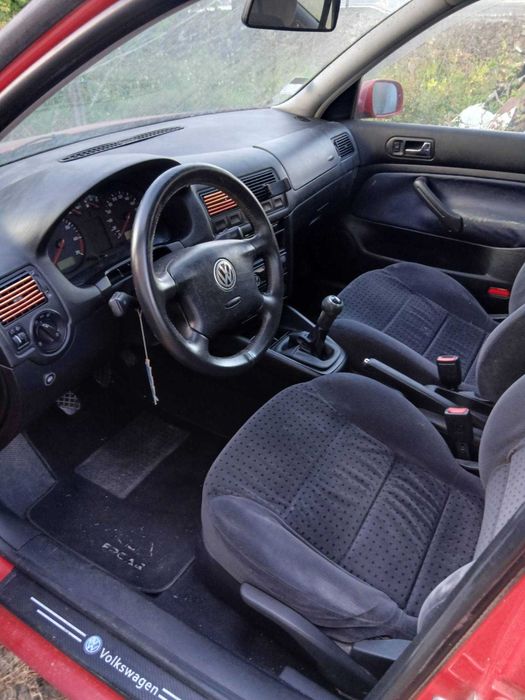 Vendo Volkswagen Golf 4 1.4 16v com GPL despachar.