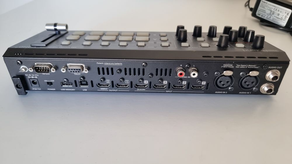 Mesa de mistura de vídeo/AV Roland V-1HD Plus