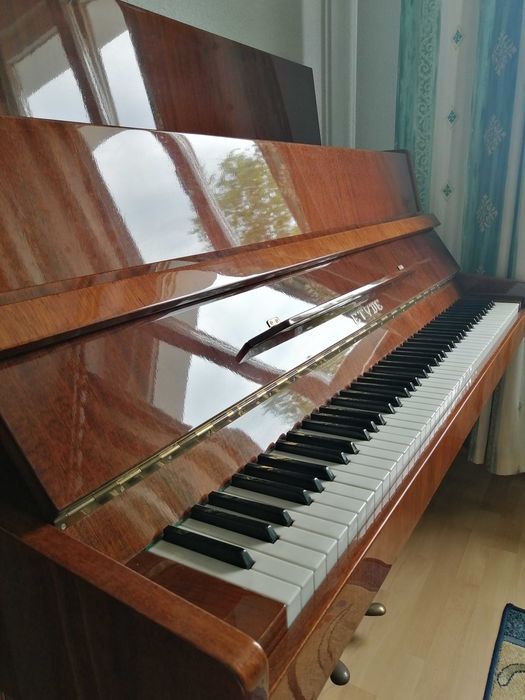 Sprzedam Pianino ETYDE