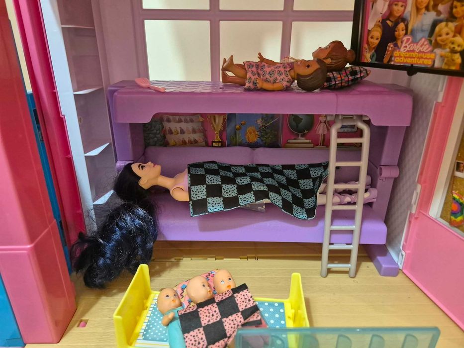 Domek, kamper, szafa barbie