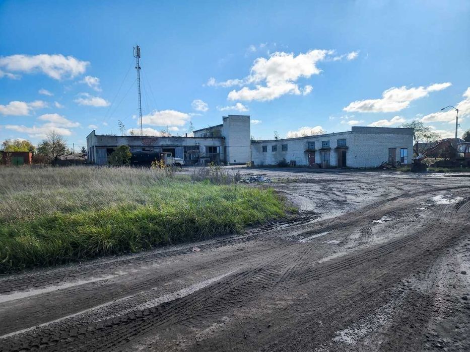 Оренда бази на трасі М-09: логістична свобода та простір