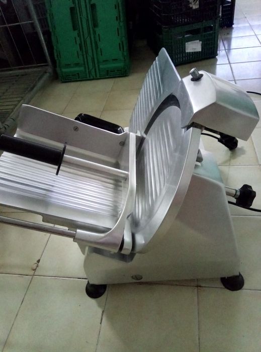 Fiambreira, curtadora carnes frias