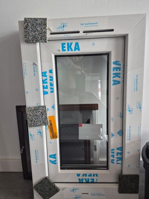OKNO PCV 450 x 730