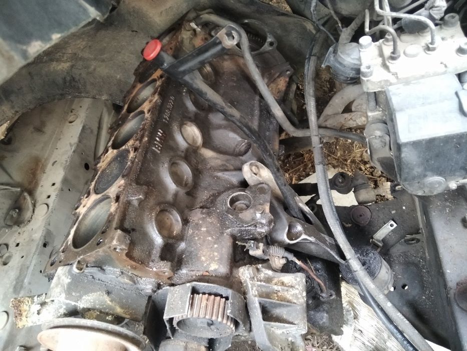 Продам бмв е34 по запчастям