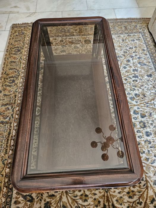 Mesa de centro com tampo vidro