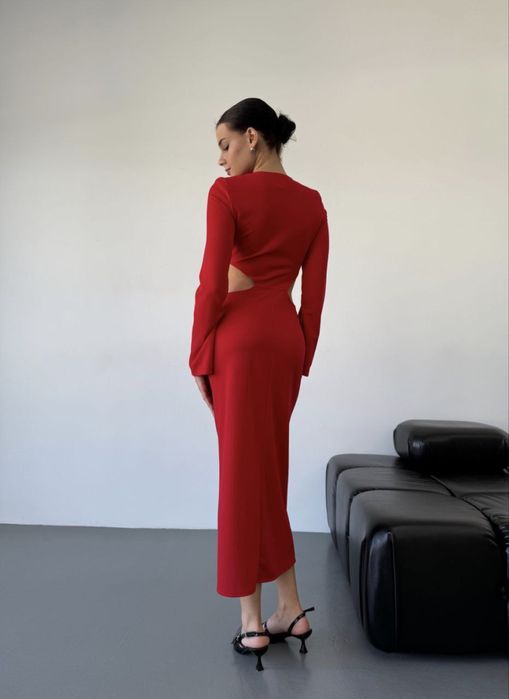 Червона,чорна сукня