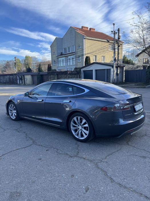 Tesla model s 2014