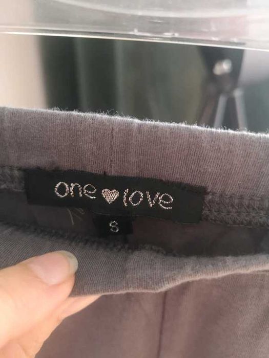 One Love szare legginsy rybaczki r. S