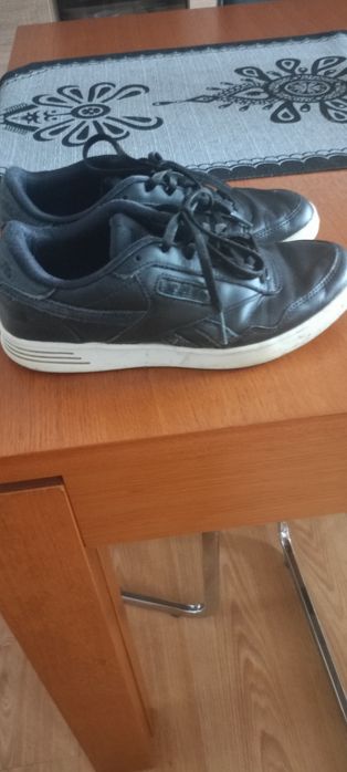 Sprzedam dwie pary butów Reebok